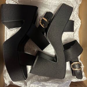Steve Madden Black Platform Sandals